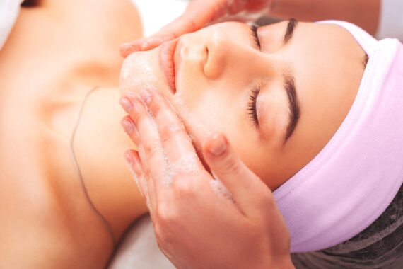 5-types-of-medicated-facial-mittalskinclinic